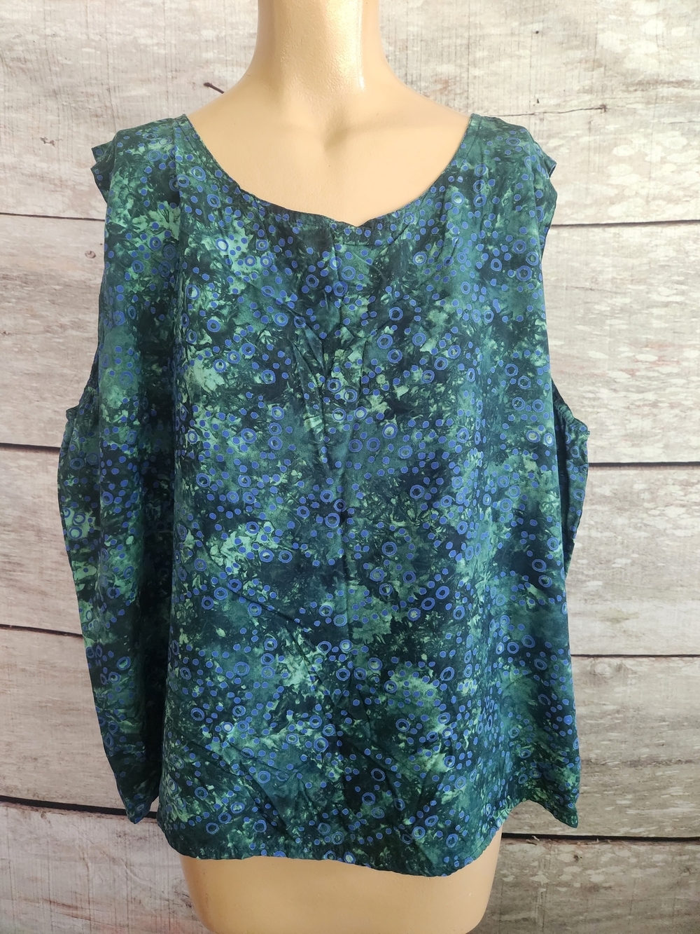 Women's Teal & Blue Sleeveless Blouse
